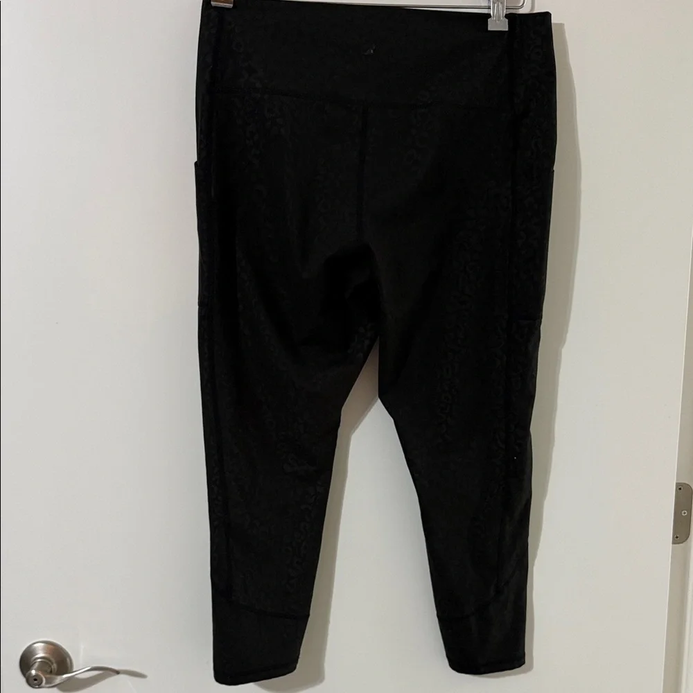 Glyder Black Patterned Leggings - Picture 5 of 6